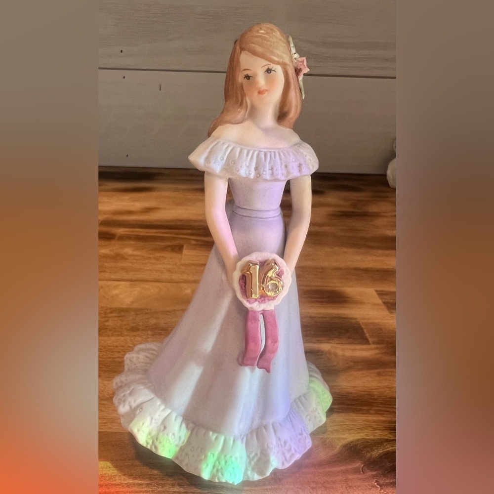 Enesco Growing Up Girls Brunette Age 16